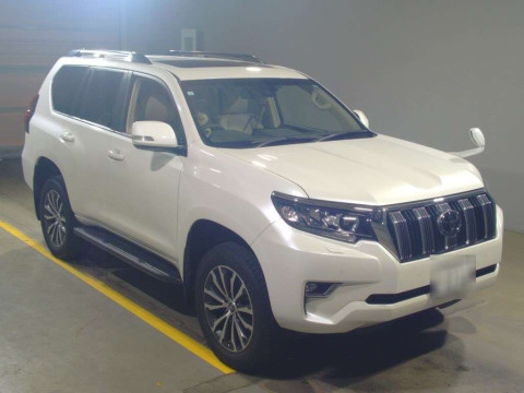 2021 Toyota Land Cruiser Prado TRJ150W[2]