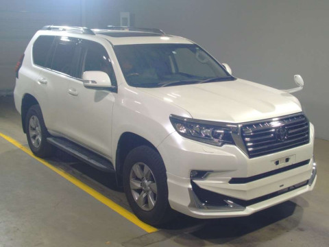 2020 Toyota Land Cruiser Prado TRJ150W[2]