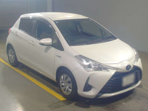 2017 Toyota Vitz NHP130[2]