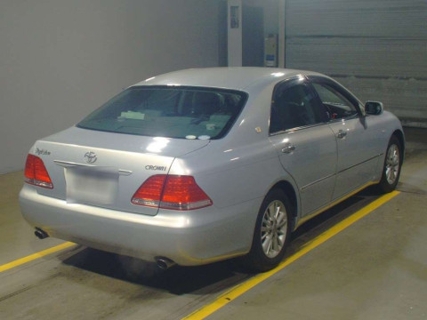 2004 Toyota Crown GRS180[1]