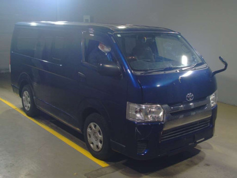 2016 Toyota Hiace Van TRH200V[2]