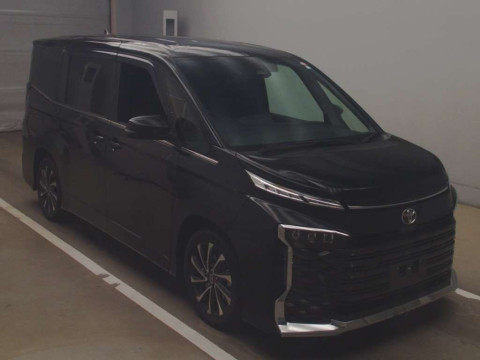 2022 Toyota Voxy MZRA90W[1]