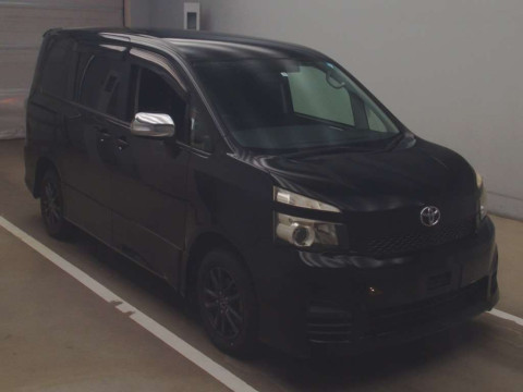 2013 Toyota Voxy ZRR75W[1]