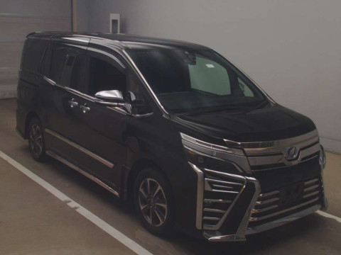 2018 Toyota Voxy ZRR80W[1]