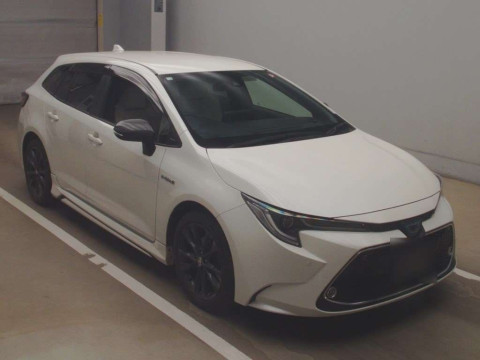 2020 Toyota Corolla Touring Wagon ZWE211W[1]