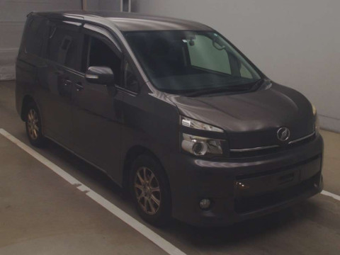 2012 Toyota Voxy ZRR70G[1]