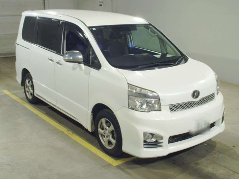 2013 Toyota Voxy ZRR75W[2]