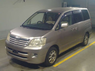 2002 Toyota Noah