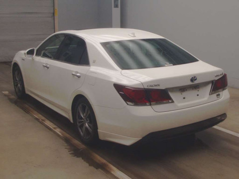 2014 Toyota Crown Hybrid AWS211[1]