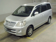 2004 Toyota Noah