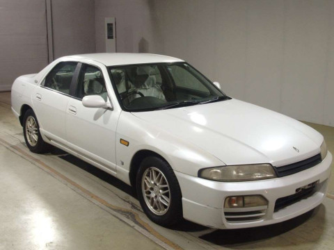 1998 Nissan Skyline HR33[2]