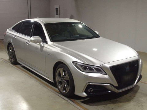 2020 Toyota Crown Hybrid AZSH20[2]