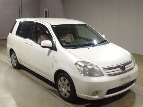 2010 Toyota Raum NCZ20[2]