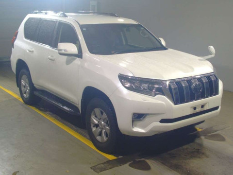 2017 Toyota Land Cruiser Prado TRJ150W[2]