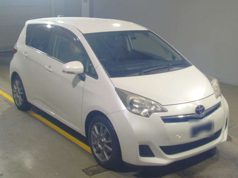 2010 Toyota Ractis NCP120[2]