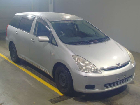 2003 Toyota Wish ZNE10G[2]