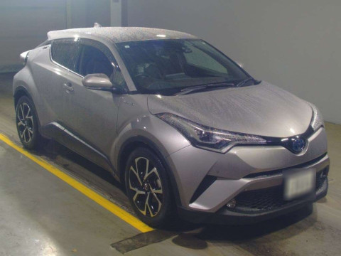 2017 Toyota C-HR ZYX10[2]