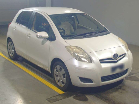 2008 Toyota Vitz SCP90[2]