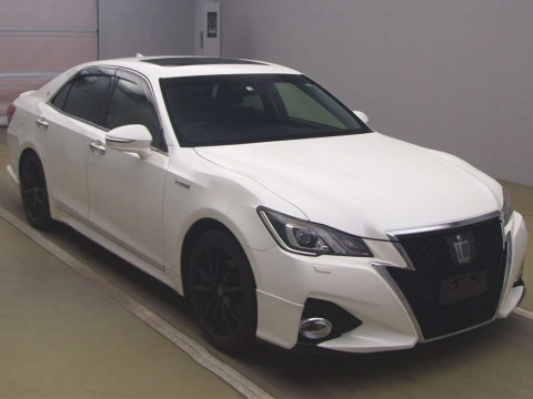 2016 Toyota Crown Hybrid AWS210[2]