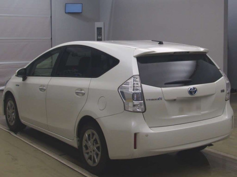 2014 Toyota Prius alpha ZVW41W[2]