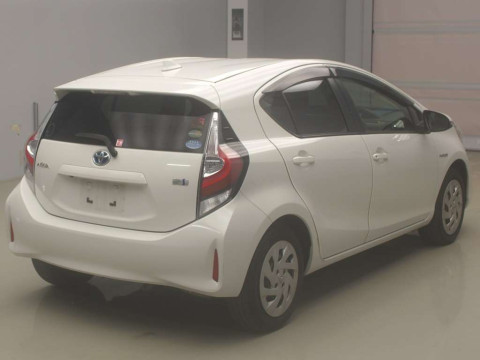 2010 Toyota Passo KGC30[1]