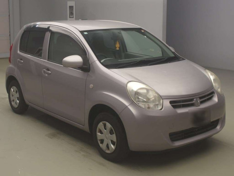 2010 Toyota Passo KGC30[2]