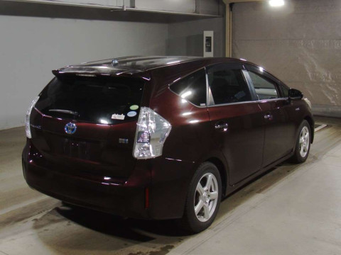 2014 Toyota Prius alpha ZVW41W[1]