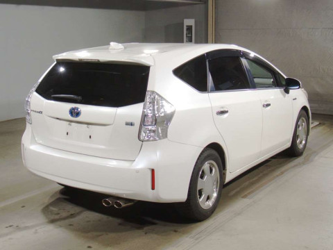 2012 Toyota Prius alpha ZVW40W[1]