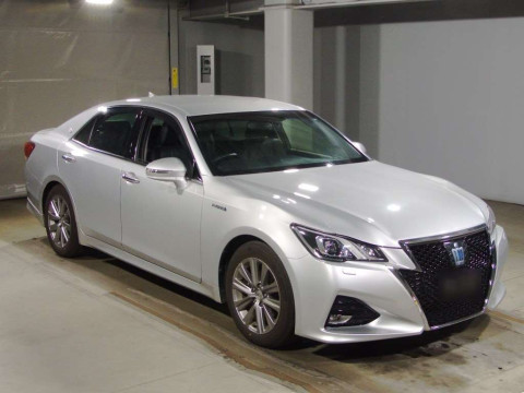 2016 Toyota Crown Hybrid AWS210[2]