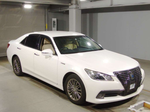 2014 Toyota Crown Hybrid AWS210[2]