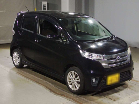 2013 Nissan DAYZ B21W[2]