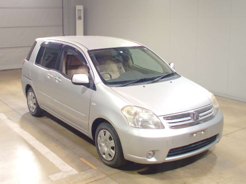 2010 Toyota Raum NCZ20[2]