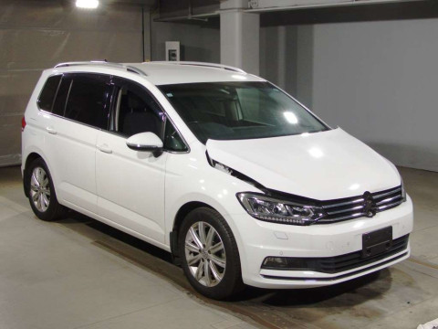 2017 Volkswagen Golf Touran 1TCZD[2]