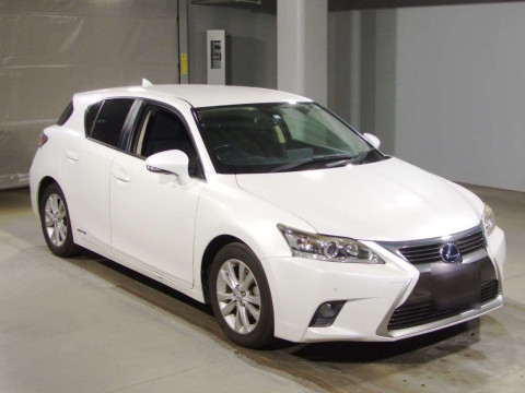 2014 Lexus CT ZWA10[2]