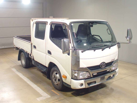 2018 Toyota Dyna Truck XZU605[2]