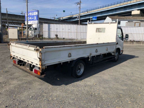 2011 Toyota Dyna Truck XZU655[1]