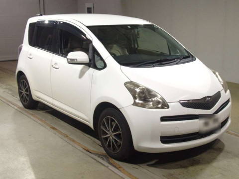 2009 Toyota Ractis SCP100[2]