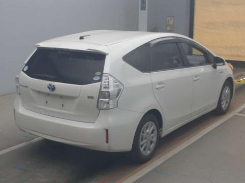 2014 Toyota Prius alpha ZVW41W[1]