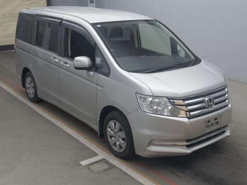 2012 Honda Step WGN RK1[2]