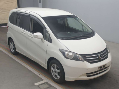 2010 Honda Freed GB3[2]