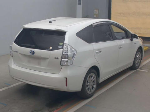 2014 Toyota Prius alpha ZVW41W[1]