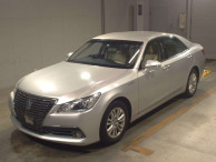 2014 Toyota Crown Hybrid