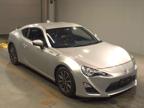 2012 Toyota 86 ZN6[2]