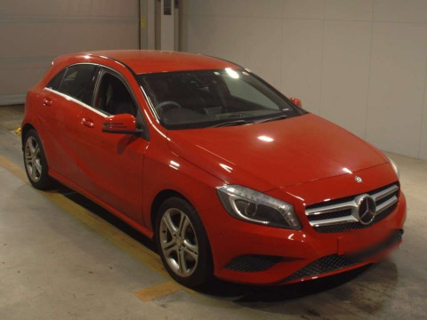 2014 Mercedes Benz A-Class 176042[2]