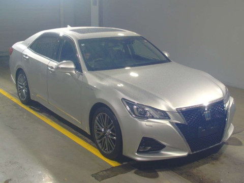 2016 Toyota Crown Hybrid AWS210[2]