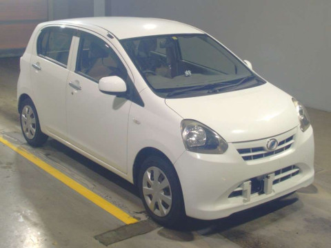 2012 Daihatsu Mira es LA300S[2]