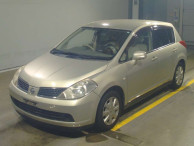 2004 Nissan Tiida