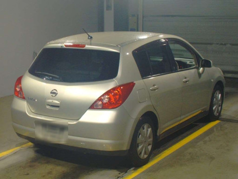 2004 Nissan Tiida C11[1]