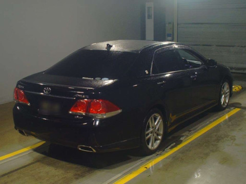 2011 Toyota Crown GRS201[1]