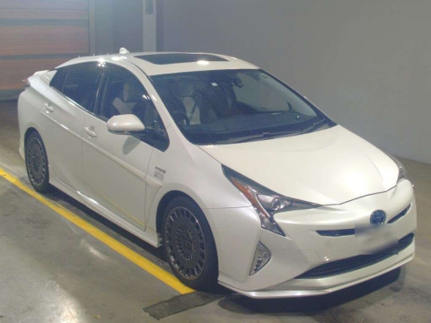 2016 Toyota Prius ZVW51[2]